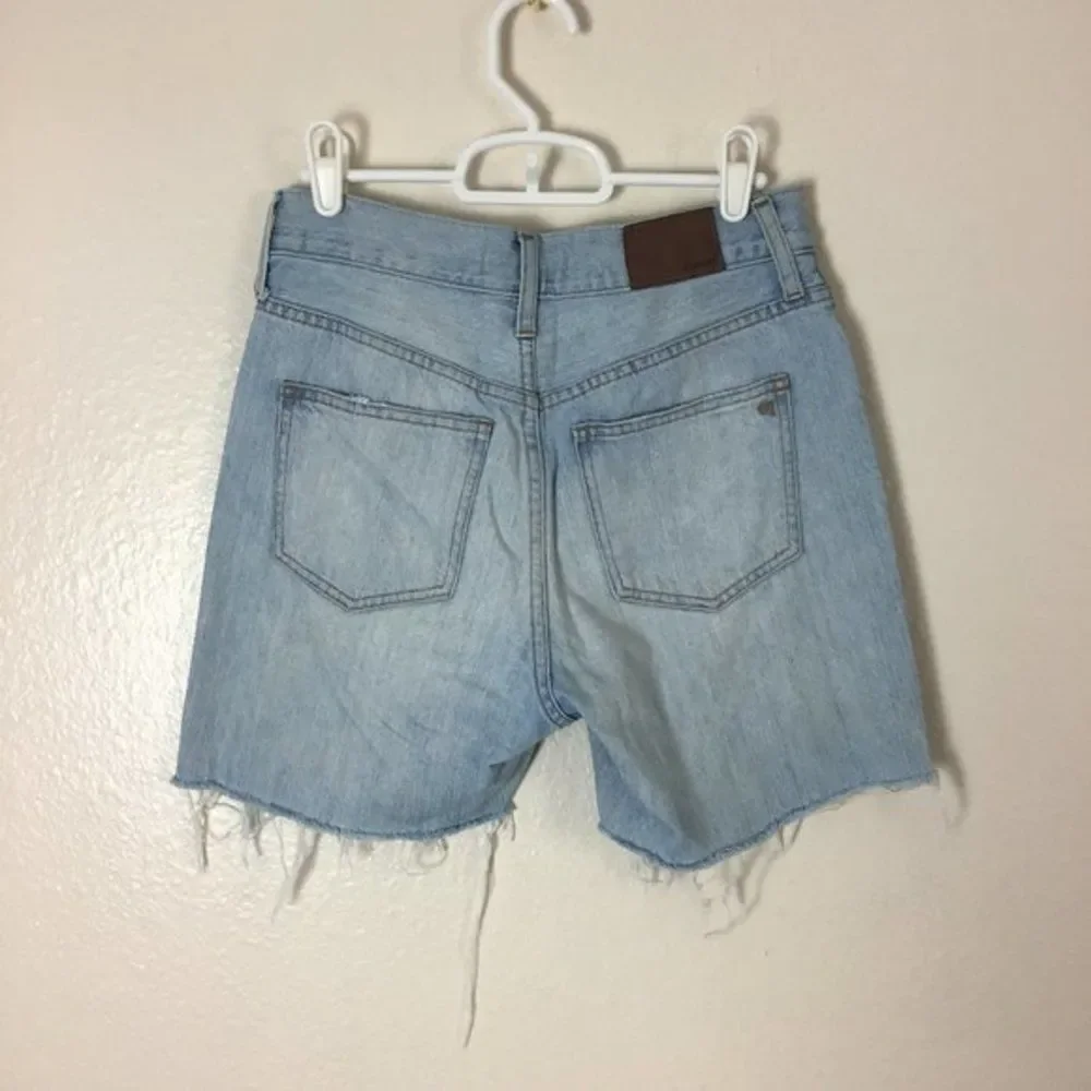 Madewell Denim Cut Off Shorts Women’s Size 25 Measures 26x4.5